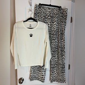 New Directions animal print pajama set size L